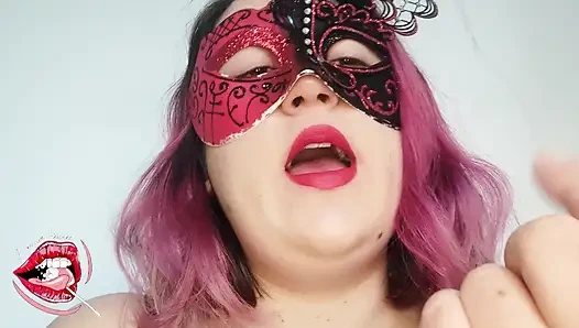 Saya memakai lipstik saya