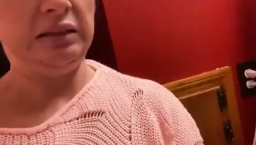 Saat aku bersiap-siap untuk memulai hari telanjangku