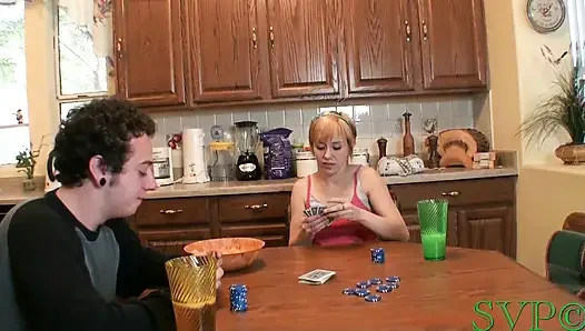 18 yaşındaki rae üvey erkek kardeşi için sigara içiyor