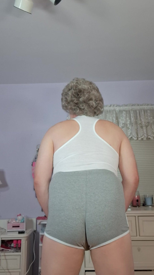 My butt is getting so big and round and men get my pink hole so wet!