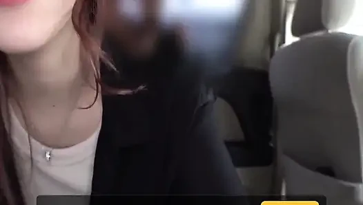 Cowok paruh baya yang pecandu puting ini lagi asik mainin mainan seks. - 1