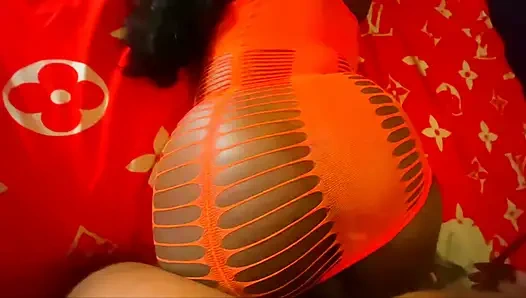 Sürtük turuncu formda büyük zenci götü