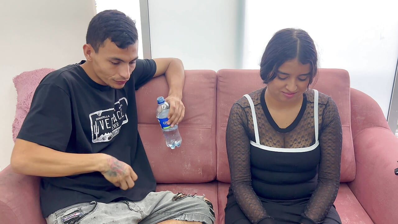 Unknown girl asks me to her without a condom in exchange for giving her a phone I cum inside her