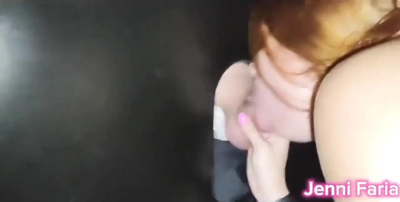 我的热辣继母带我去了圣保罗的换妻俱乐部的寻欢洞