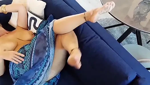 Amateur Blonde Mature Wife Enjoys Episode of Her Daily Sex Life