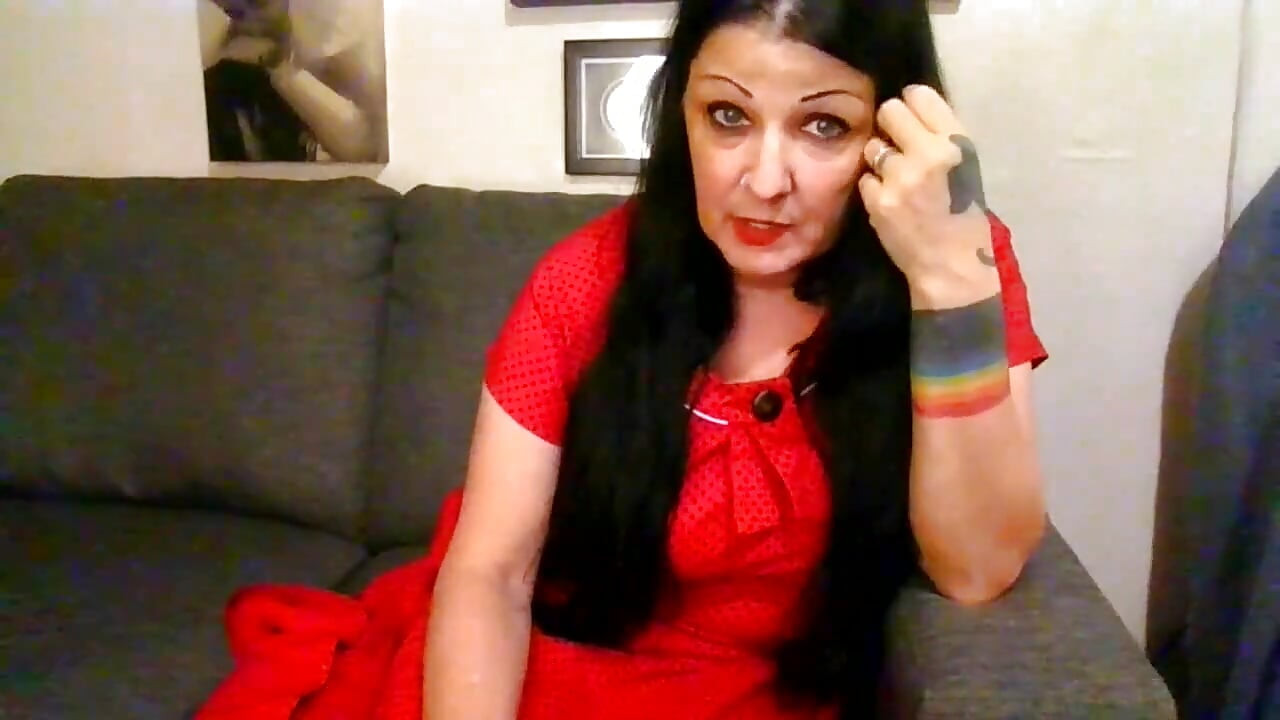 Sexy MILF Yawning