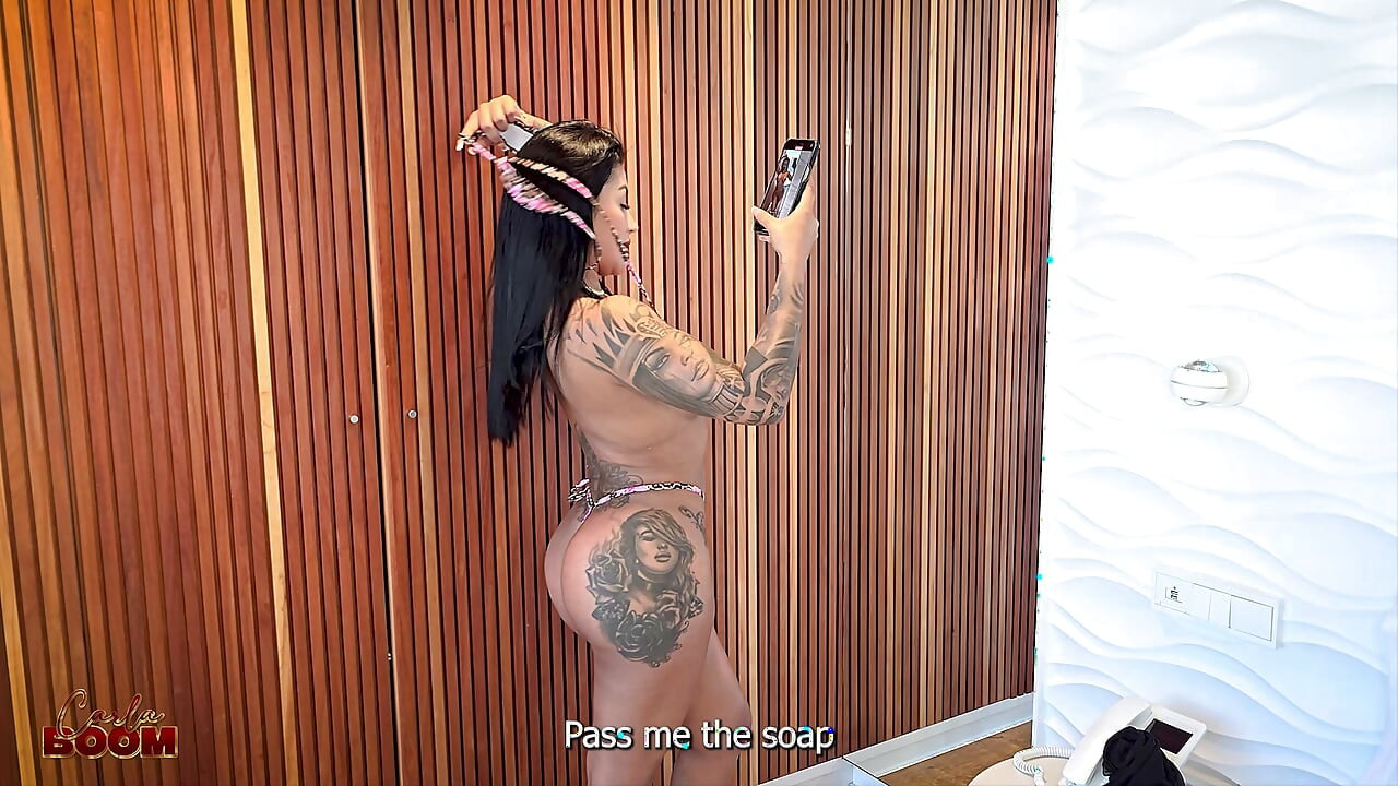Lesbian threesome: Horny Carla joins 2 Latinas with big asses - Carla Boom