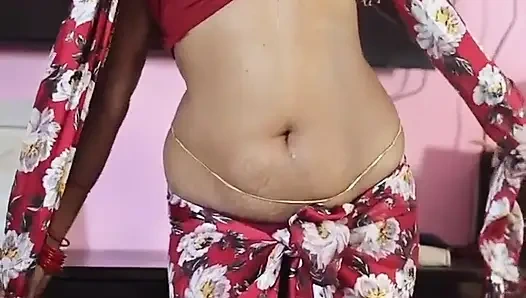 18 yaşındaki kız komşu içine yarak almaya geliyor, göğüslerine boşalıyor