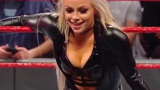 Liv Morgan - vestita da canarino nero, WWE crudo 1-27-2020