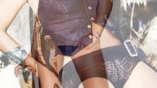 Mila Kunis sfida la masturbazione