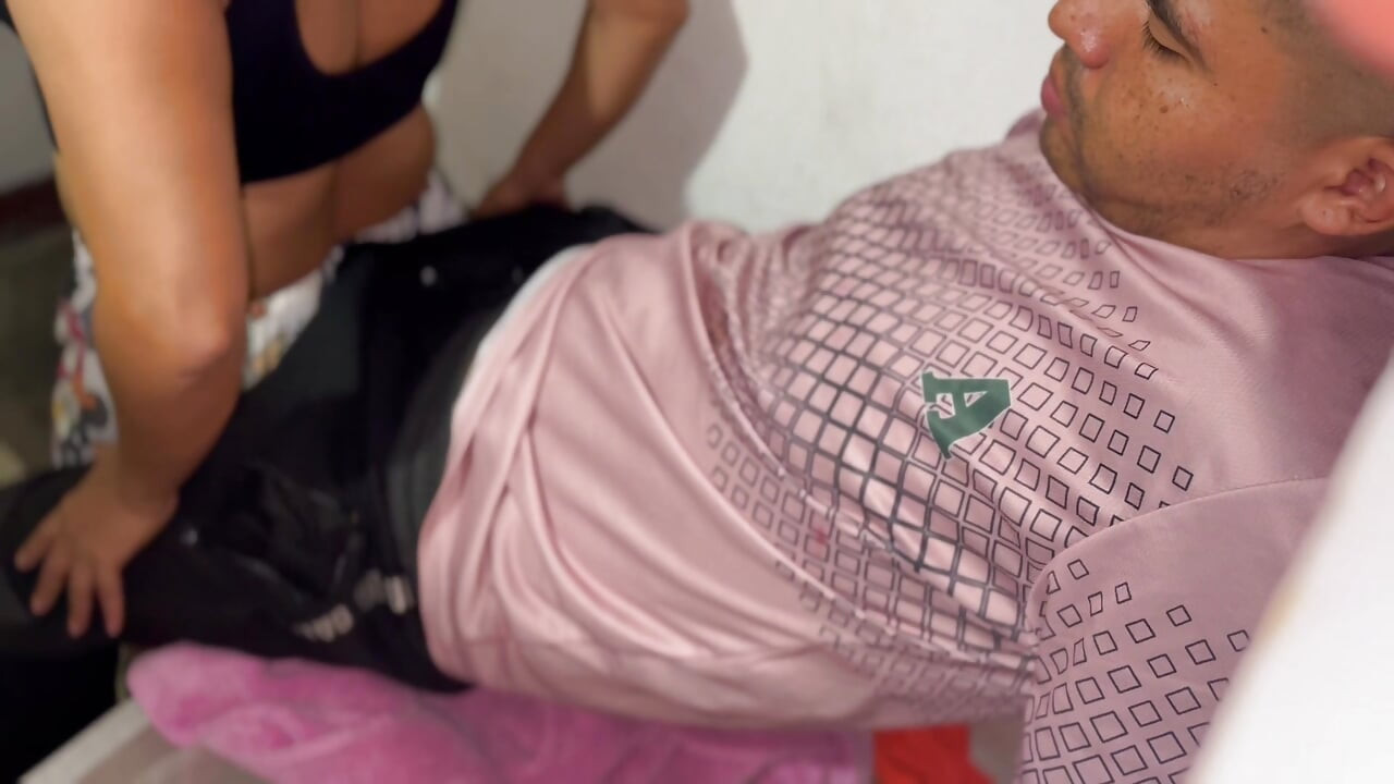 Real recording where my 18-year-old sister-in-law performs oral sex on me