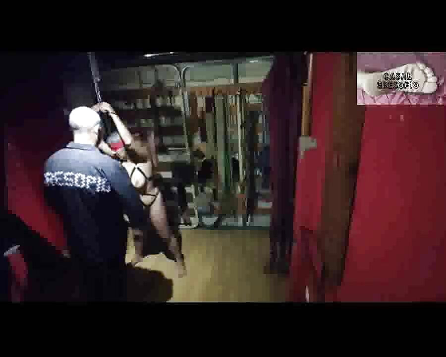 DANDO TAREFAS A MINHA ESCRAVA