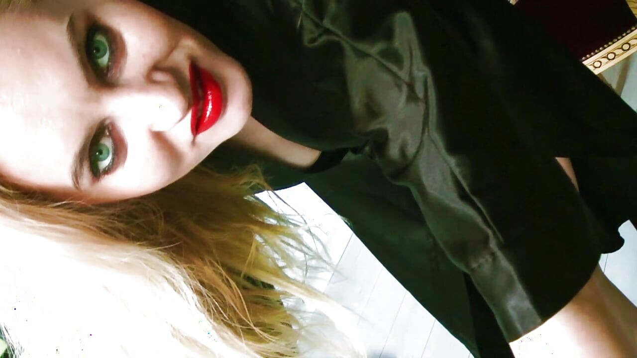 Gold digger stepmom loser