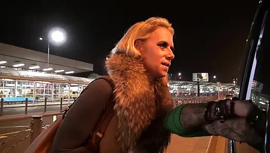 Abholung vom Flughafen - Sasha Steele