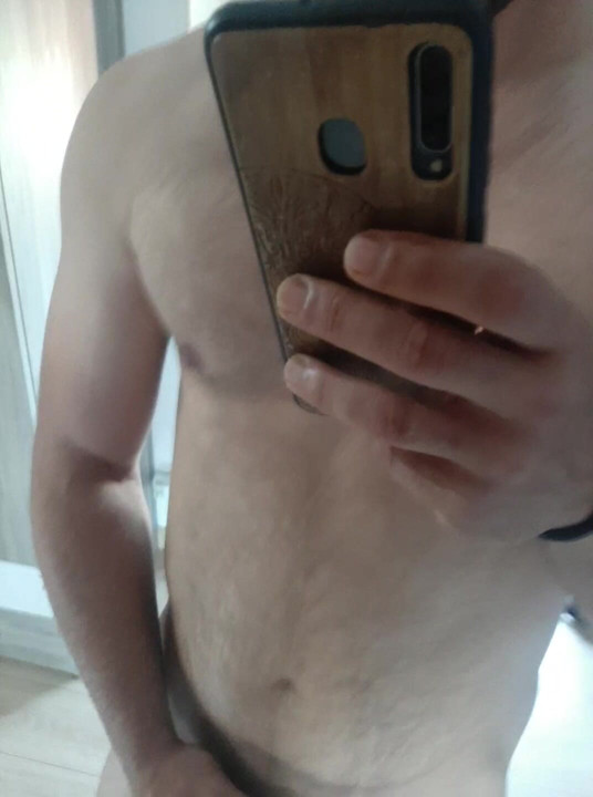 Straw in front of the mirror