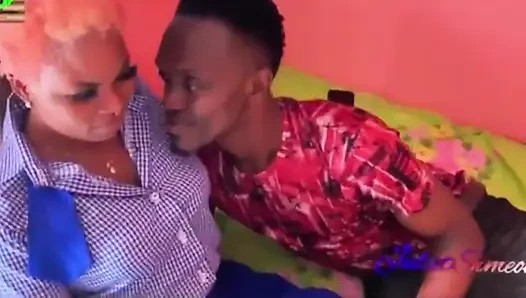 Guru pelajaranku yang memeknya muncrat banyak banget.