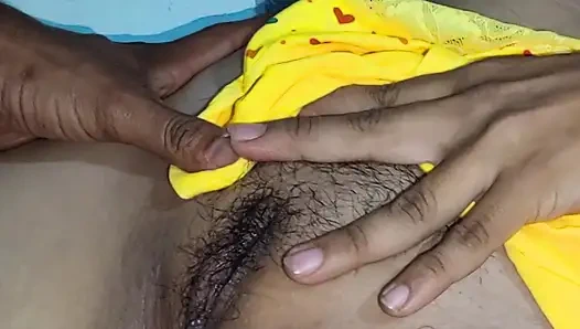 I'm a virgin! Oh yes, that's so good! Slowly penetrate my pussy in this Tamil Indian video.