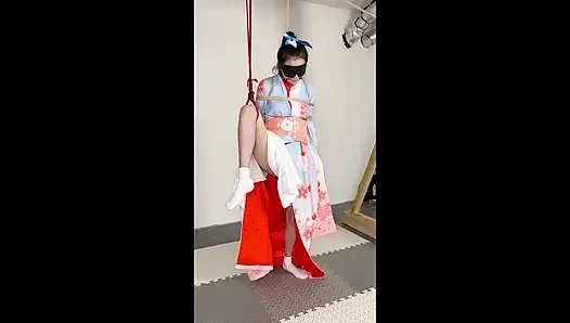Versi klimaks dari memakai kimono di hari yang cerah