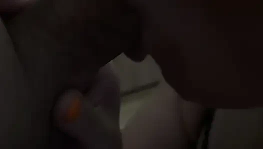 Kakak tiriku nyepong kontolku enak banget sampai aku ngentot aku habis-habisan gara-gara memek sempitnya