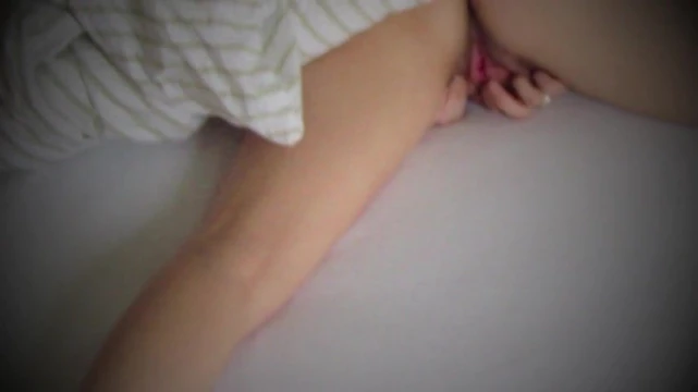 Erotica: Amateur masturbation music video