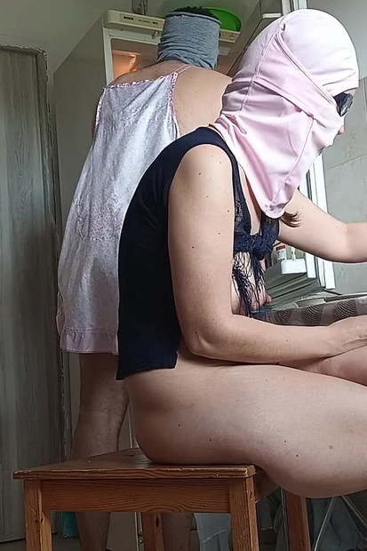 Amateur Couple Having Fun in the Kitchen. Sexy Wife Workout at Home Naked.