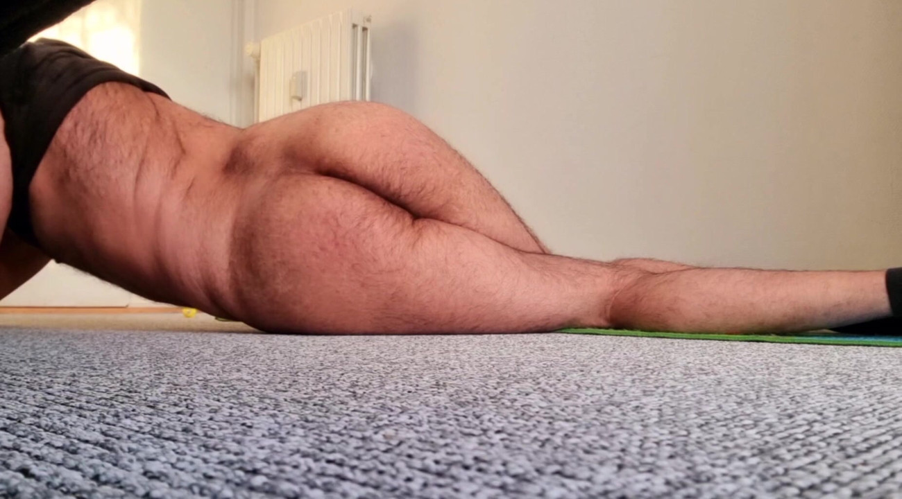 Oh daddy that big smooth butts only for hard cocks who will take that mystery ass