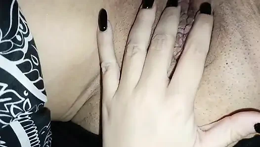 Соблазняю мою киску