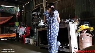Dorpsvrouw heeft seks tijdens het koken (officiële video door Villagesex91)