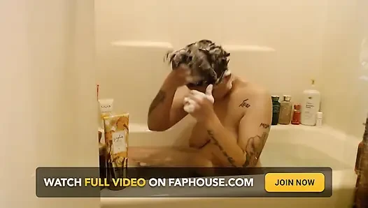 Short Sexy Hair Lathered up Shampooed