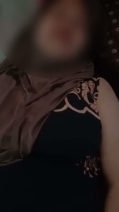 Los suspiros de la chica del pueblo con hiyab son muy deliciosos | Clip 1