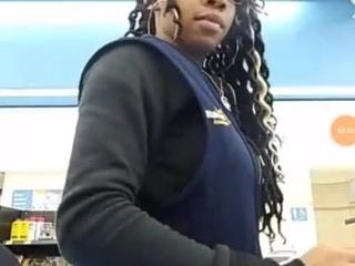 Kassier met grote reet bij Walmart