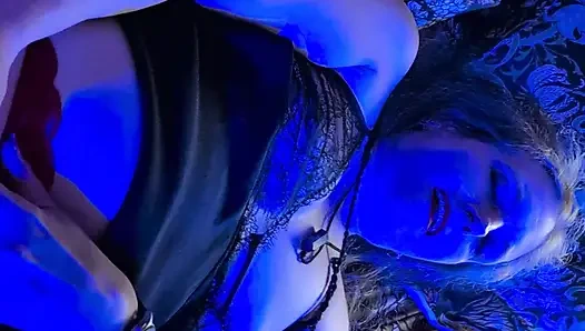 Kompilasi elara lagi asik muncrat di kaki seksinya!