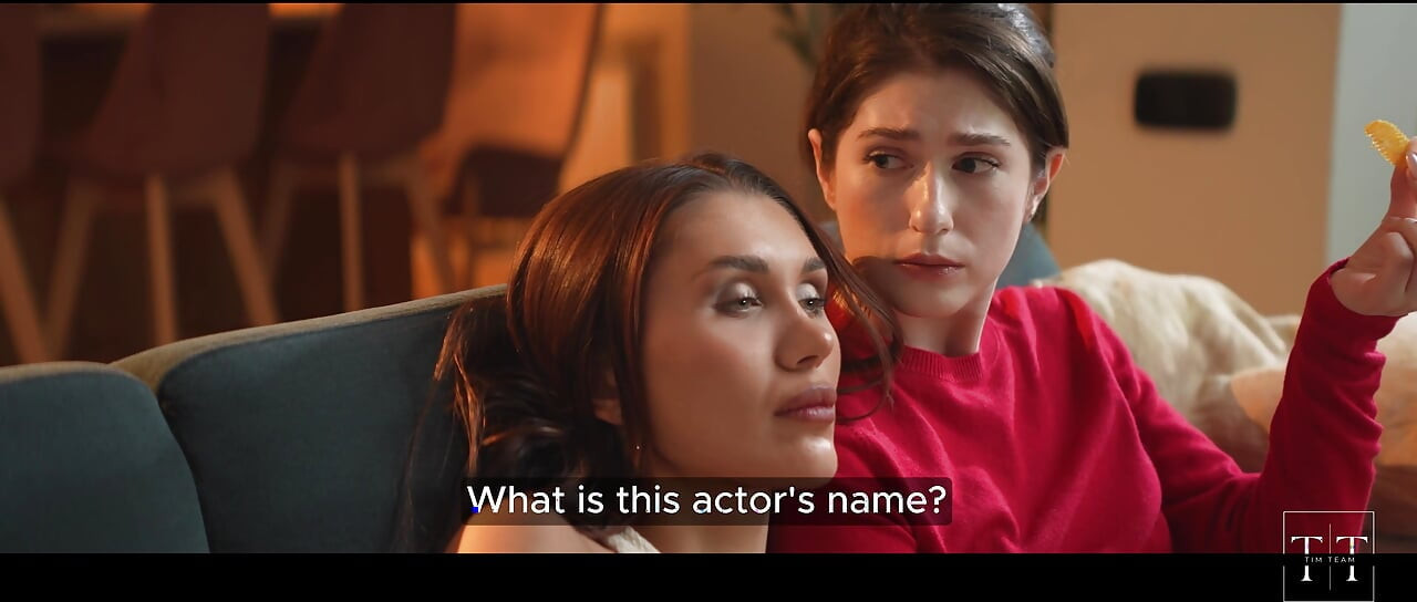 レズビアンのセックスをしていたのに、その男が目を覚ました...4K HDティムチーム