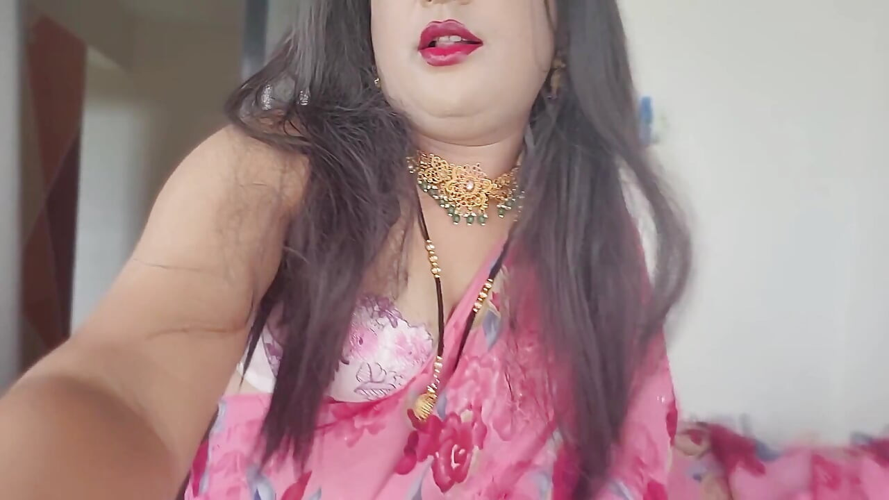 Pink Sari Laali Lal Lal Diste Mi Bhari Raja Bocha Majha Mar