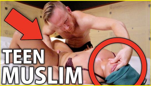 Un rumoroso giocattolo per sesso musulmano viene soffocato e usato .. Schizza! (Singapore)