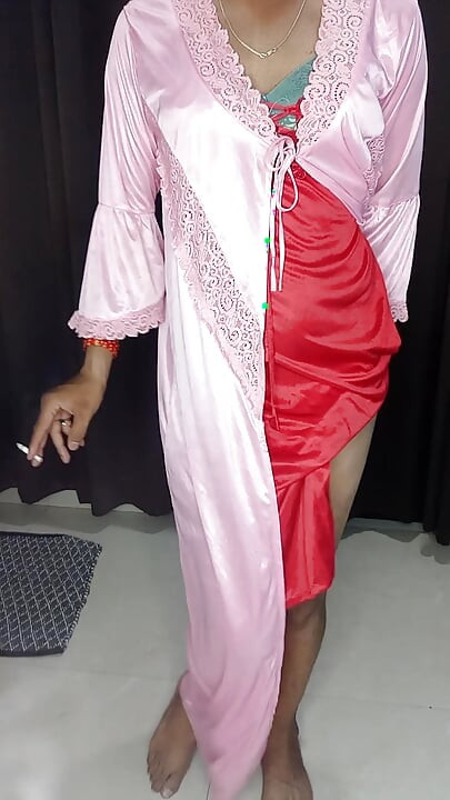 Hot satin sexet bh lanty og satin natlig iført