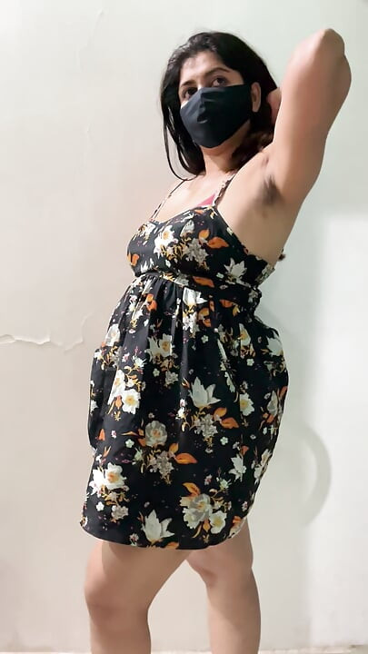 Gorąca desi pulchna milf rozbiera się duże cycki