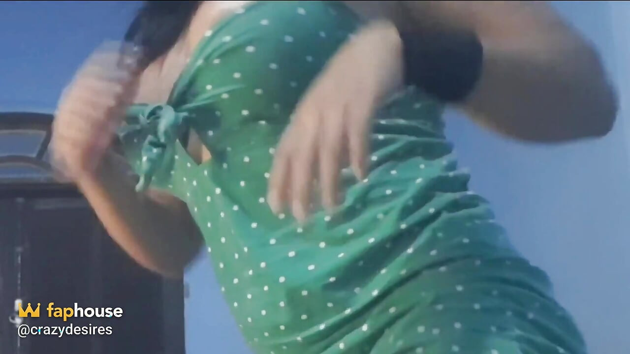 69 Cur mare stând pe față cu muie tare sunt atât de excitat.