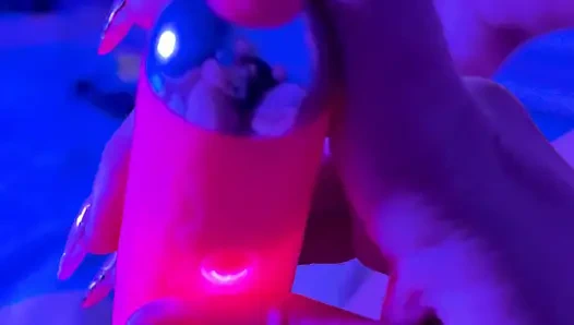 Sapık üniversiteli kız üvey babasını düşünerek amını sikiyor