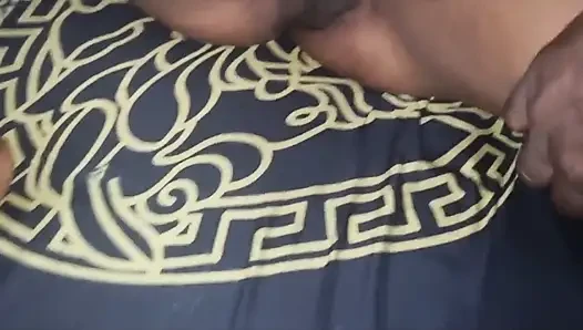 Üvey kızı ıslak su damlayan amcık beni her zaman 2 dakikalık adam gibi boşaltıyor