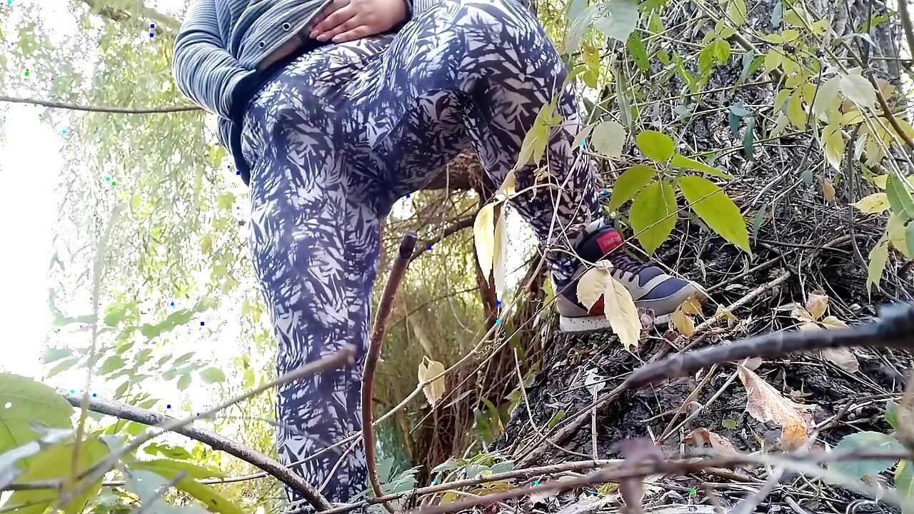 Mature Stepmom Fucks Herself Doggystyle Outdoors