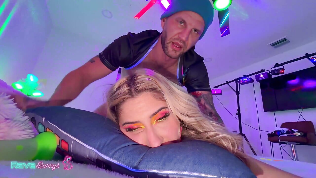 Dahlia Noire Glowing Plug Pink Fishnets and Brian Stretching Her Holes