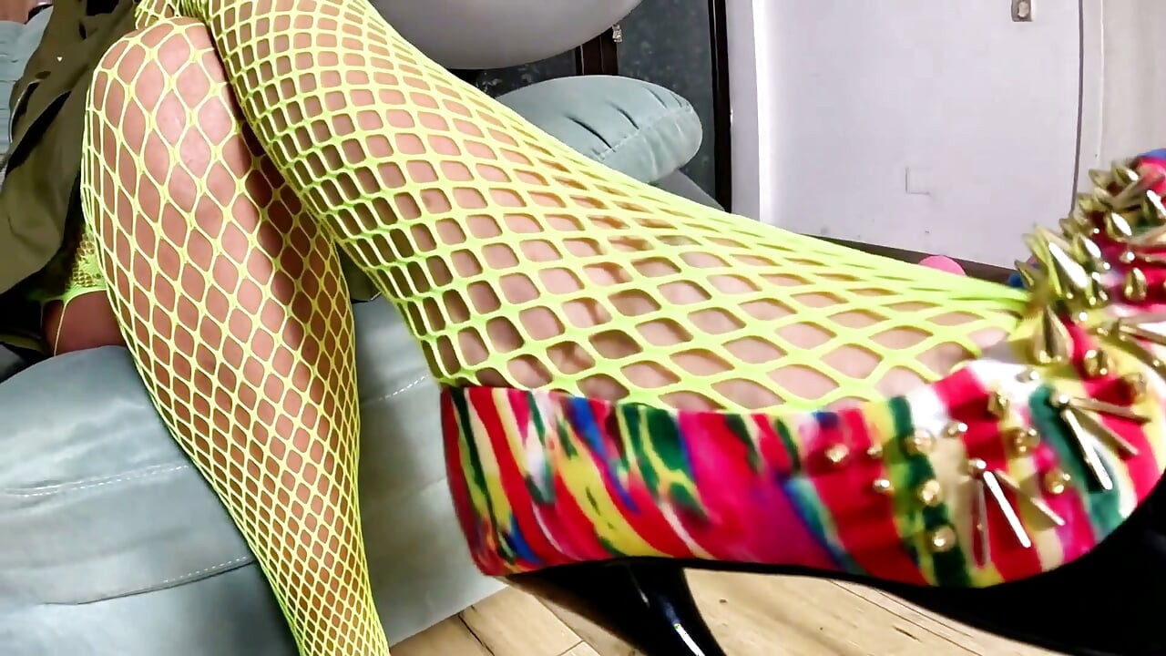 Dominante cuero milf gigante chorro de globos. Garganta profunda, a caballo, perrito y doble semen
