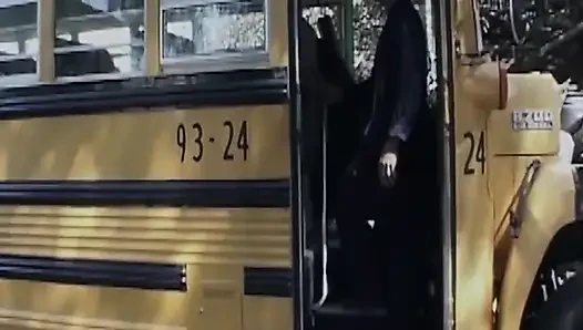 Tante seksi rambut cokelat dicrot di muka setelah dientot habis-habisan di bus