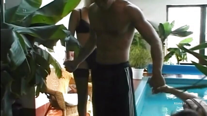 Mladi Nacho Vidal razbija guzicu mladoj plavoj kurvi