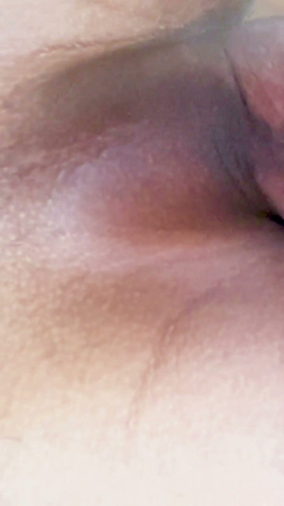 Indisk twink med stor pik og massivt cumshot | Klip 2