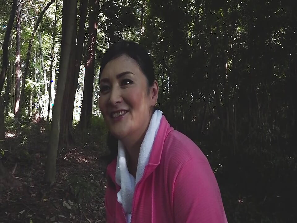 A123G10 Picking up a mature woman found in a dense forest! Even a rural lady who seems serious at first glance loves sex, being stripped naked and climaxing repeatedly with another man's.