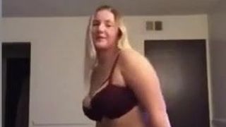 Große Mami zeigt ihre Titten auf Instagram ihren Account bit.ly2vhj