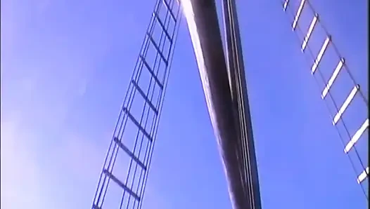 Ein großer monsterschwanz für eine sinnliche brünette