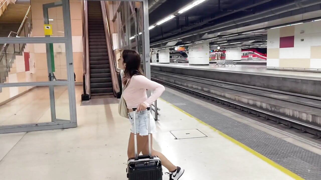 מזדיינים עם זר מתחנת הרכבת